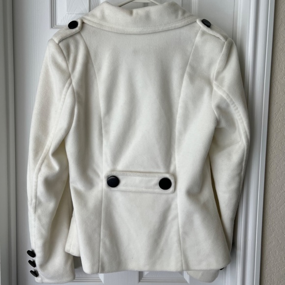 Coat - Picture 4 of 9